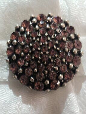 GARNET & deep PINK STONES in SILVERTONE setting MAGNETIC Pin jewelry NEW